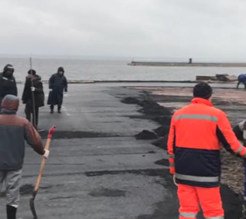 Выполнение работ по асфальтированию территории: Кронштадтский морской завод